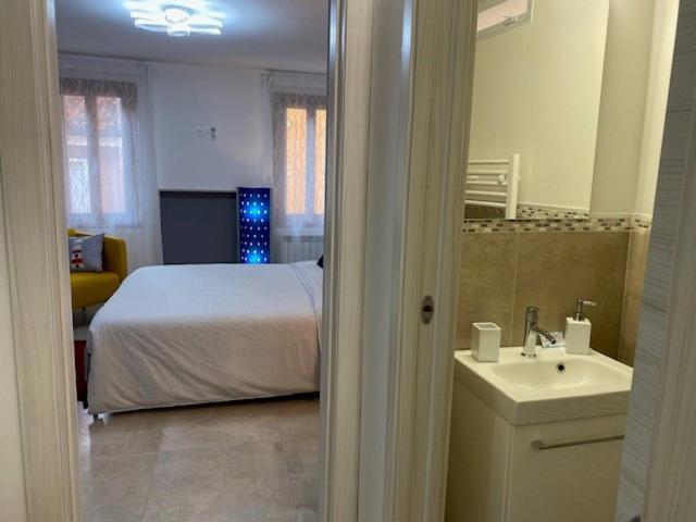 Casabella Chioggia Casa Indipendente Con Corte ภายนอก รูปภาพ